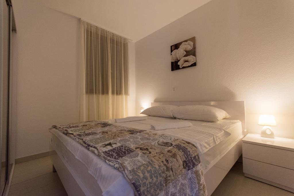 Apartments Bisera Trogir Exterior foto